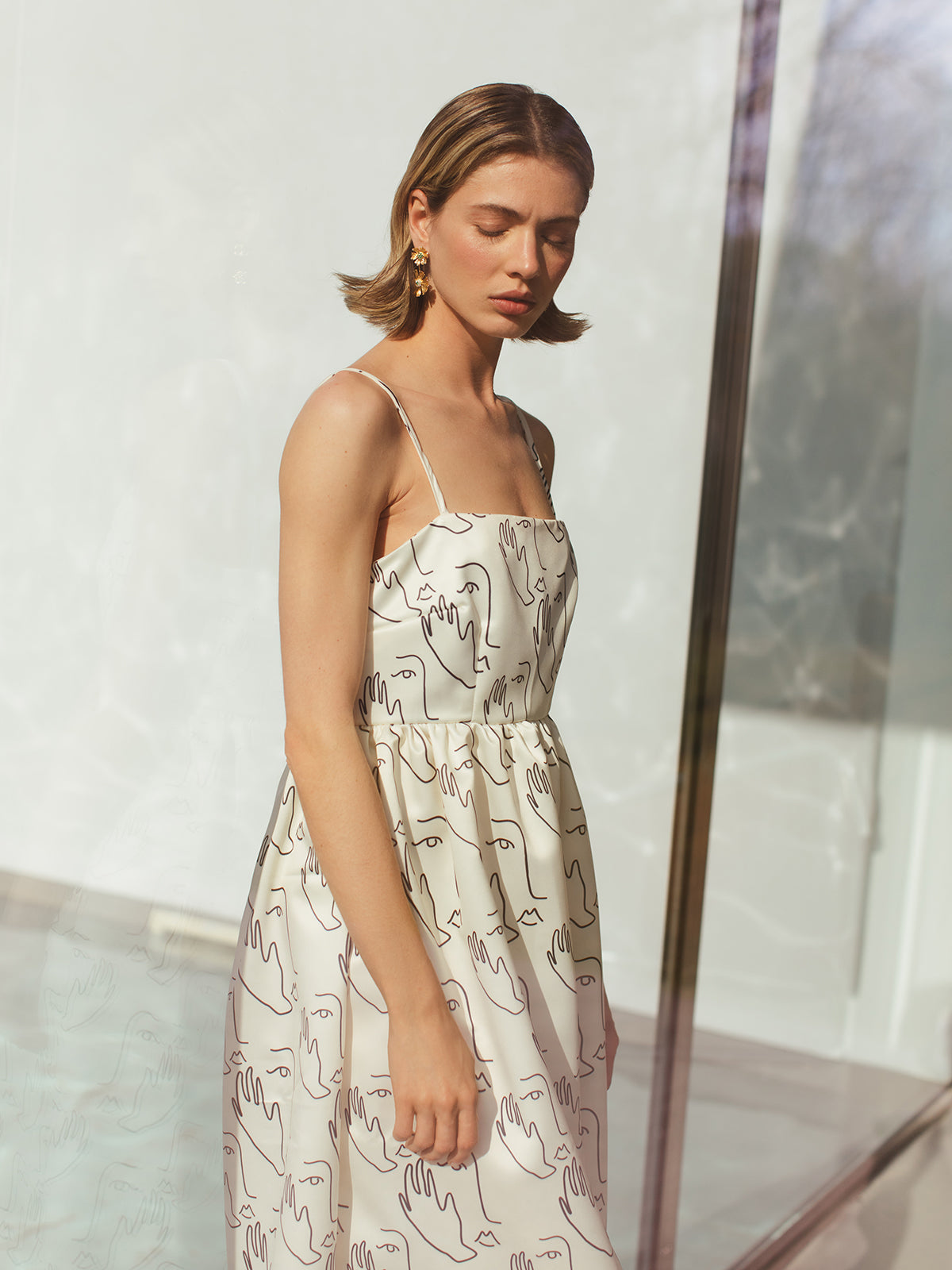 VIVIENNE | gesso